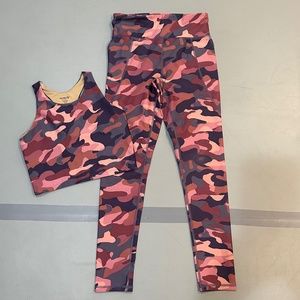 Old Navy Active Powersoft Cropped Tank and Leggings Set in Girls Size 10/12.